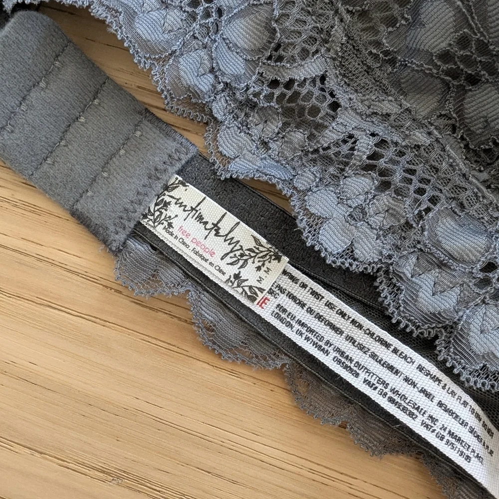 Free People Galloon Lace Halter Bralette Gray Plunge Stretchy Soft Wireless - Picture 4 of 9